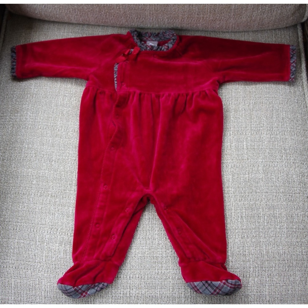 Nordstrom Baby Girls Christmas Red Gray Plaid Velvet Sleeper 3 mos. EUC